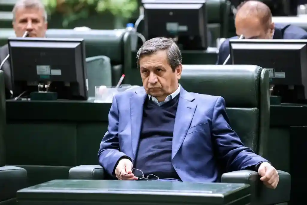 دلایل استیضاح همتی از نظر مجلس