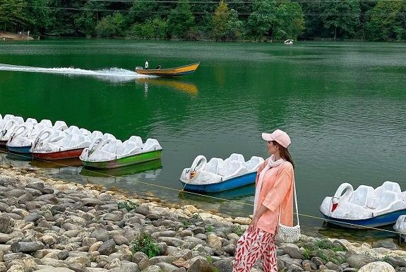 دریاچه الیمالات کجاست