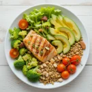 چطور در سال ۱۴۰۴ لاغر شیم؟ معرفی 3 تا رژیم برای کاهش وزن ;)