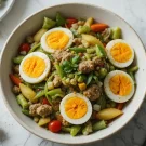 غذای رژیمی برای ناهار: خوراک سبزیجات بخارپز با تخم‌مرغ آب‌پز