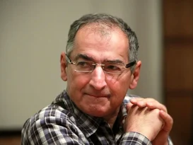 صادق زیباکلام کیست؟