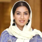 مونا کرمی کیست